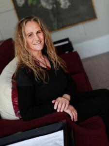 kerry-massage-holistic-therapist-bodhi-tree-spa-chalfont-st-peter