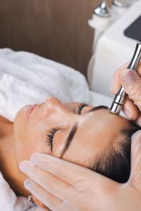 microdermabrasion-facials-gerrards-cross-spa-skin-clinic